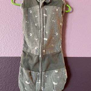 Happiest Baby Sleepea Swaddle Small!